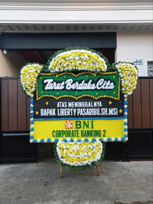 Papan Bunga Duka di Wangurer Barat