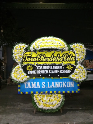 Papan Bunga Duka di Wangurer Barat